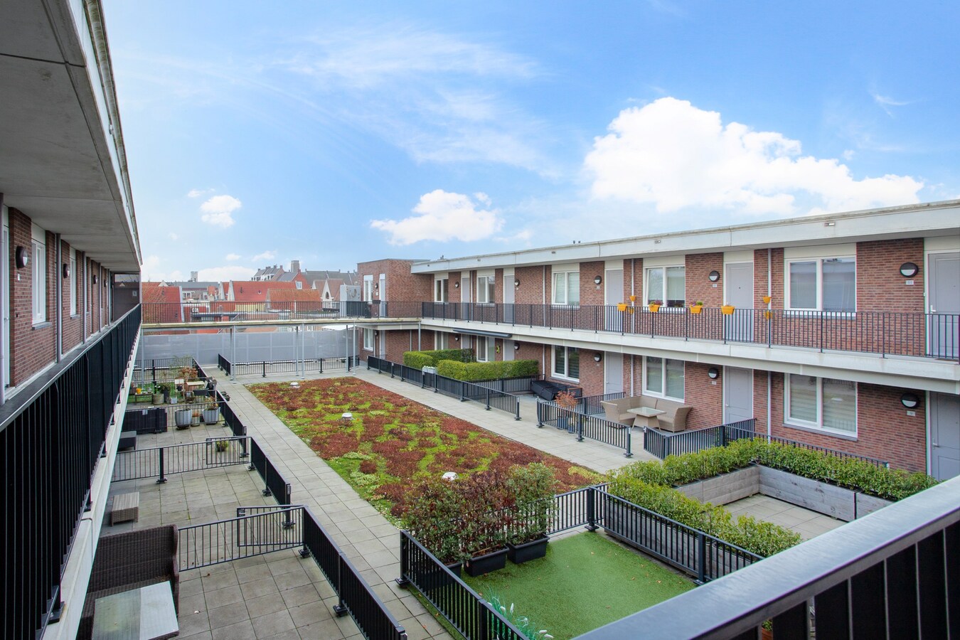 Zeer fraai 3-kamerappartement op de tweede verdieping van appartementencomplex ‘De Smis’. 