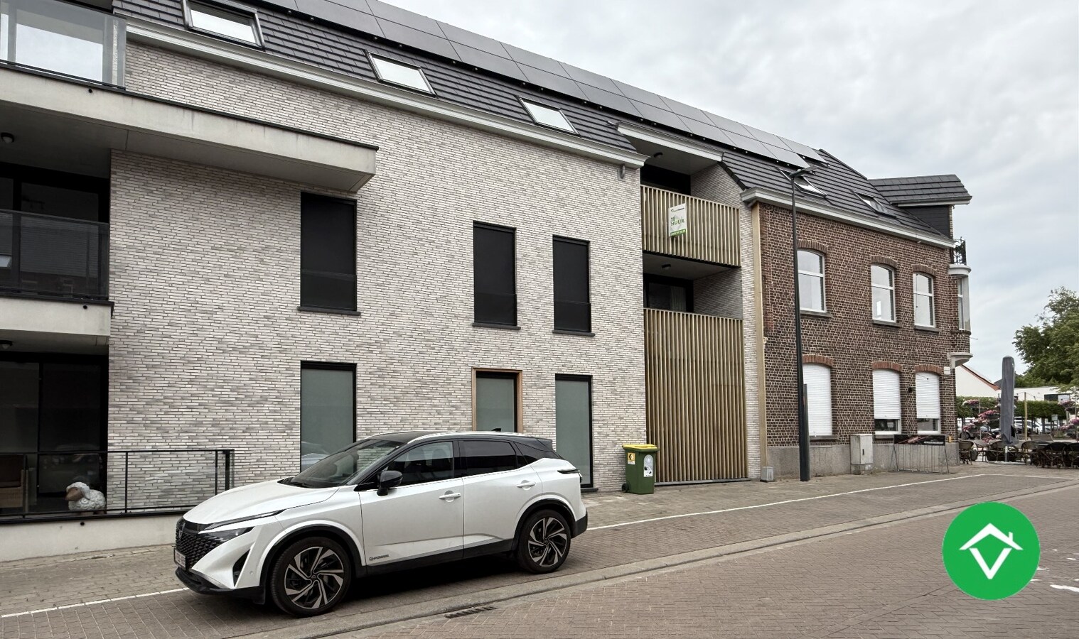 Nieuwbouwappartement met 3 slaapkamers, terras en autostaanplaats in hartje Gits 