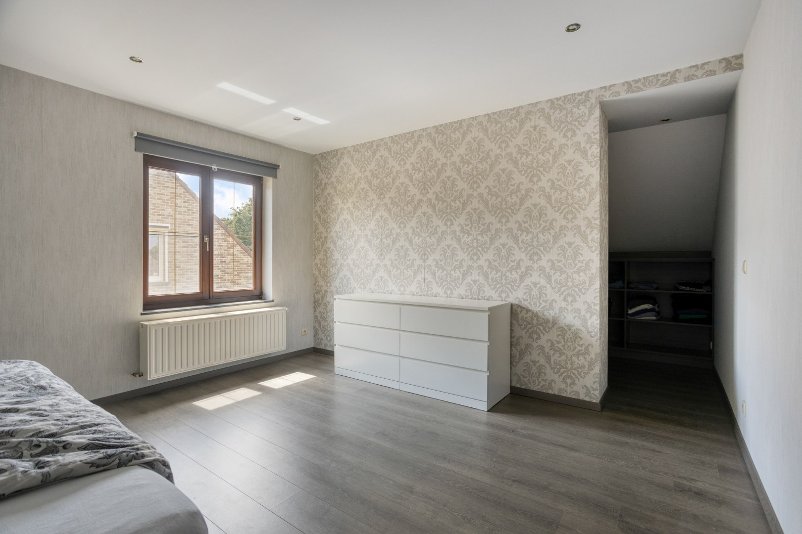 Slaapkamer 1 met doorgang dressing 
