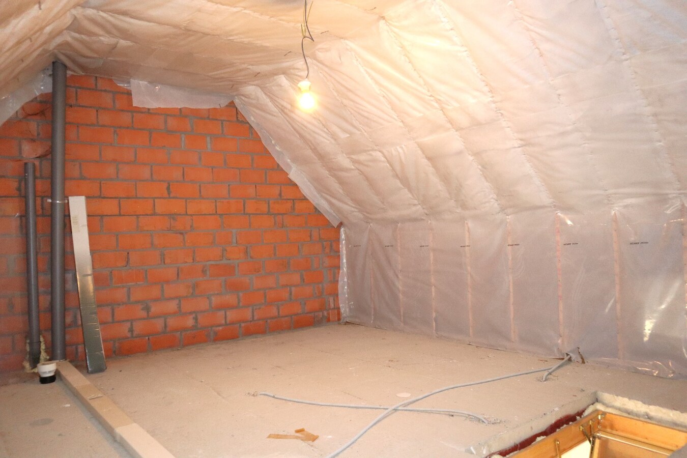 LED-on-IMMO biedt aan : Ruim Duplex Appartement in Bierbeek (Korbeek-Lo) 