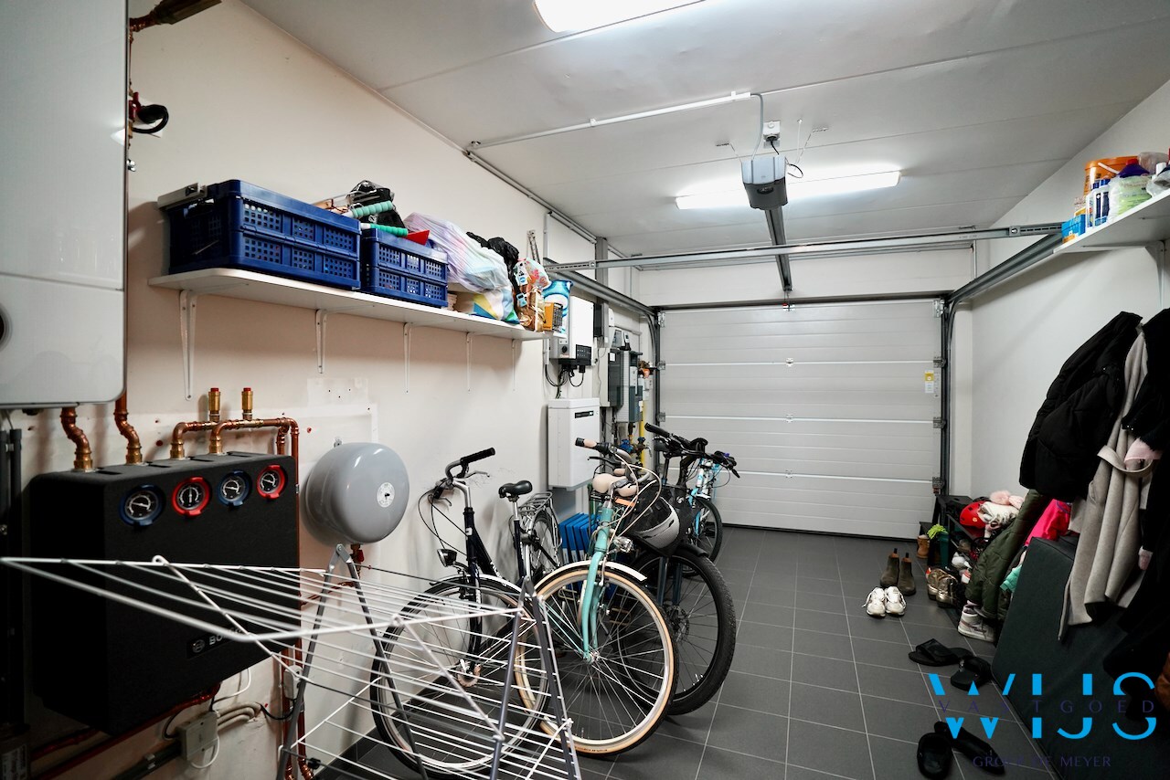 INSTAPKLAAR woonhuis met ZUIDgerichte tuin te Boekhoute ! 