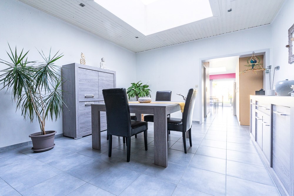 Maison saine avec jardin et garage 