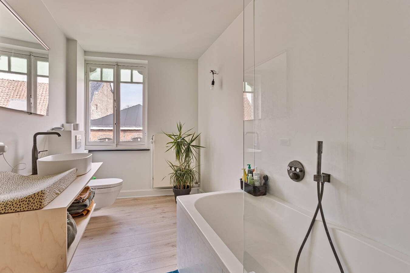 Gerenoveerd herenhuis met 5 slpk in het hart van Oudenaarde 