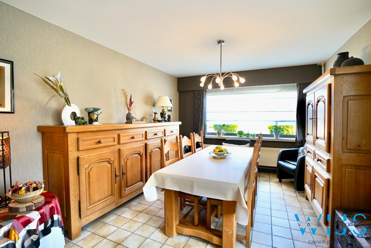 Gezellige HOB met leuke tuin te Oosteeklo ! 