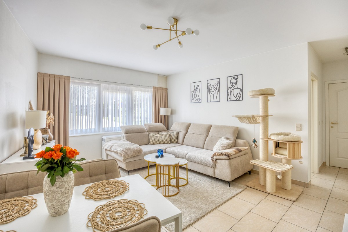 Gelijjkvloers appartement met 1 slaapkamer en staanplaats. 