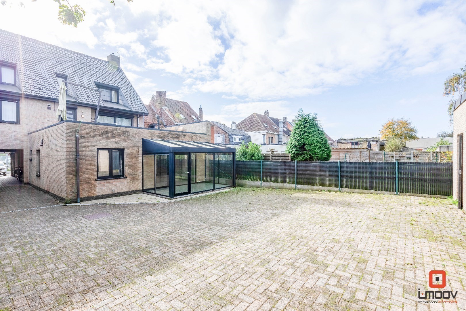 Zichtlocatie als handelspand of kantoorruimte met potentieel! 