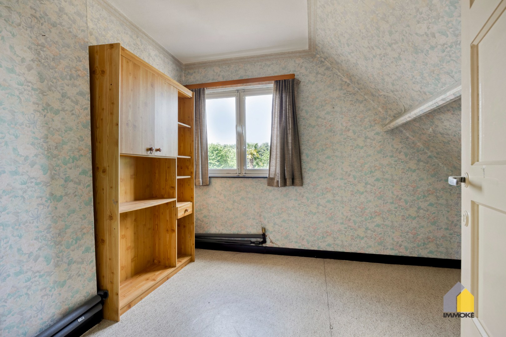 Te renoveren woning met 3 slpks op een perceel van 6 a 44 ca. 