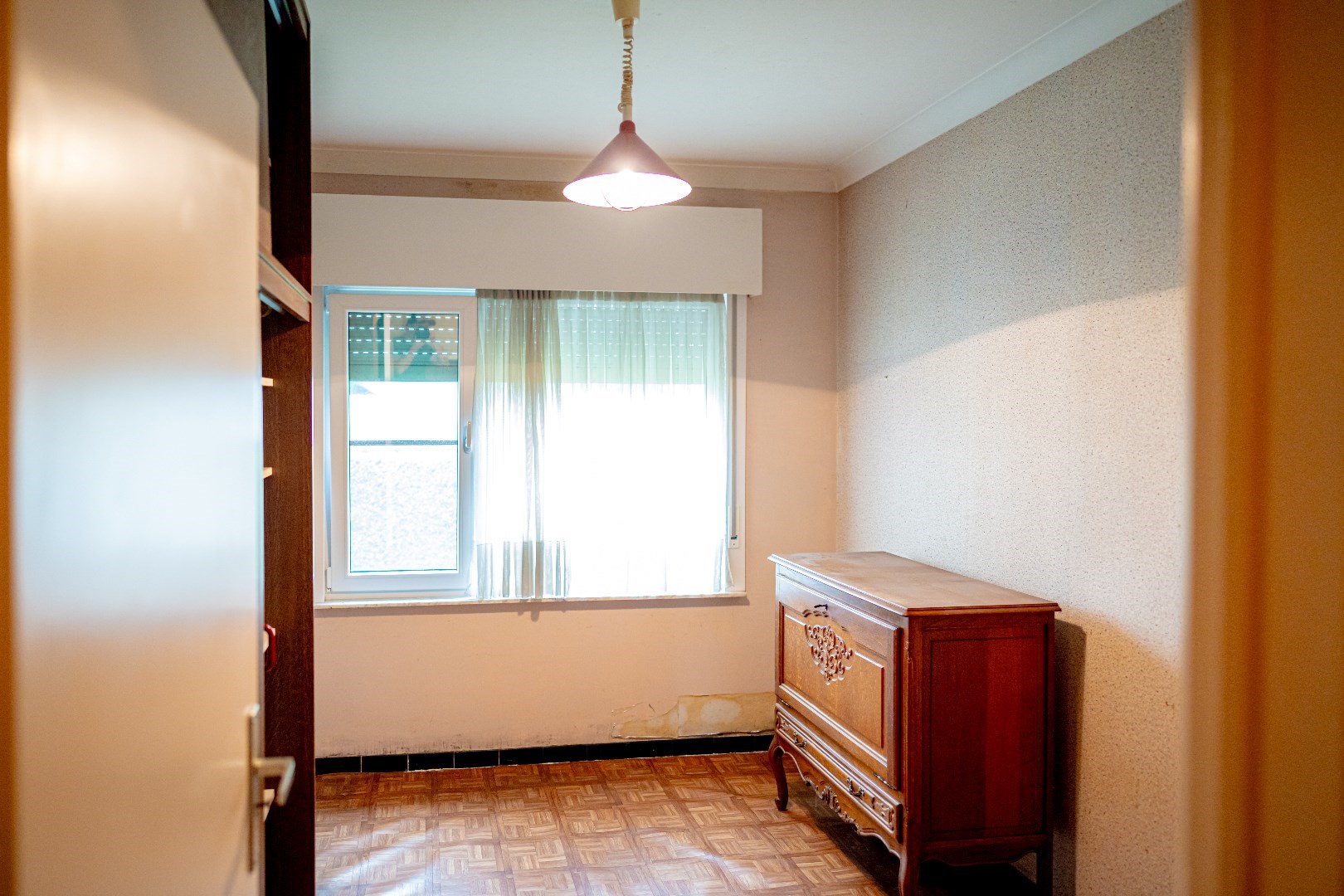 Op te frissen woning op 867 m²  rustig gelegen in Ertvelde 