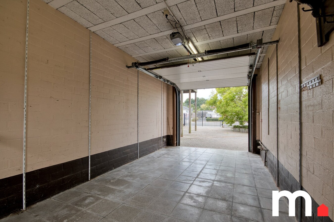 Unieke woning met zwembad en prachtig verzicht op het Preshoekbos ! 