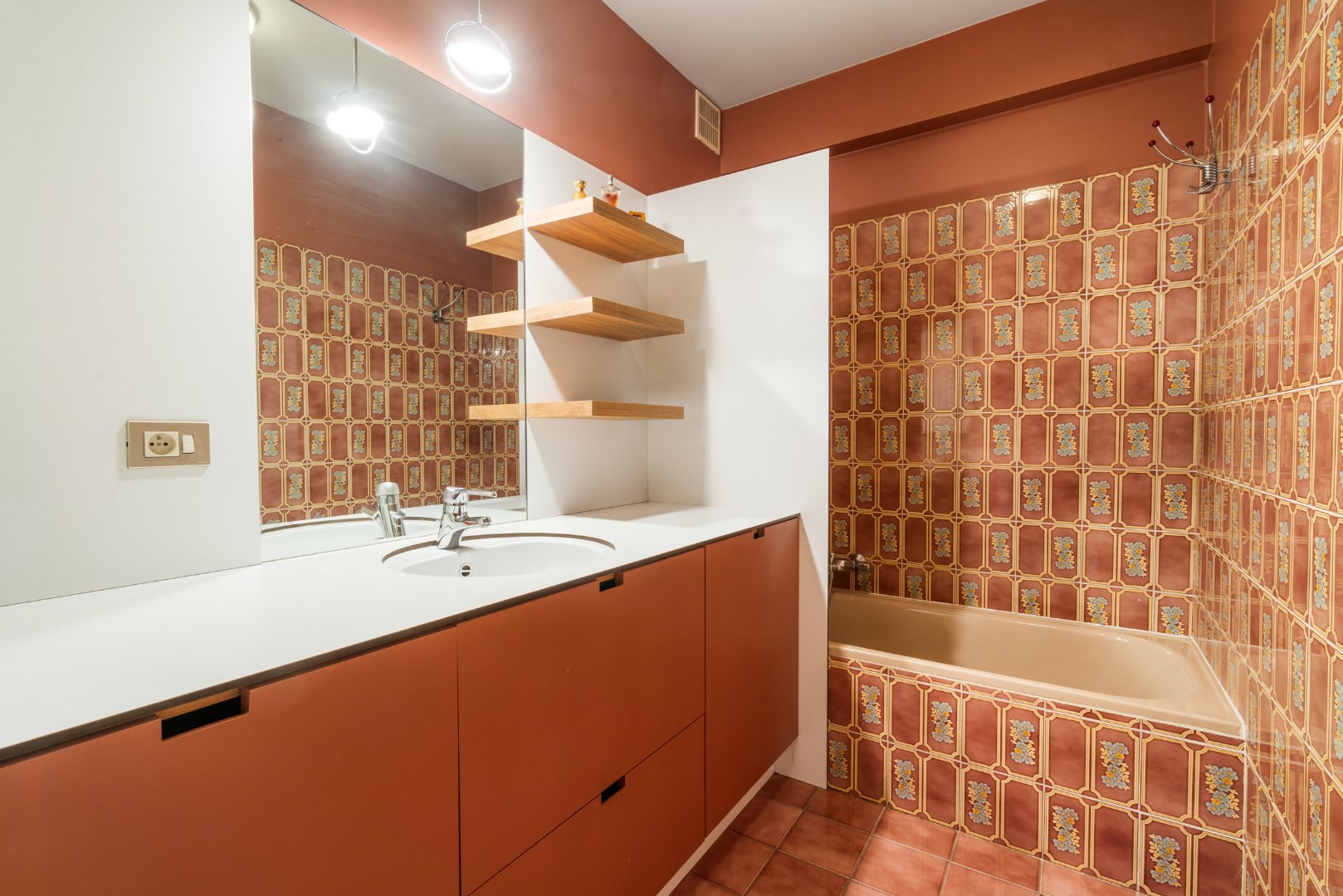 RUIM APPARTEMENT MET OPEN ZICHT OP TOPLIGGING 