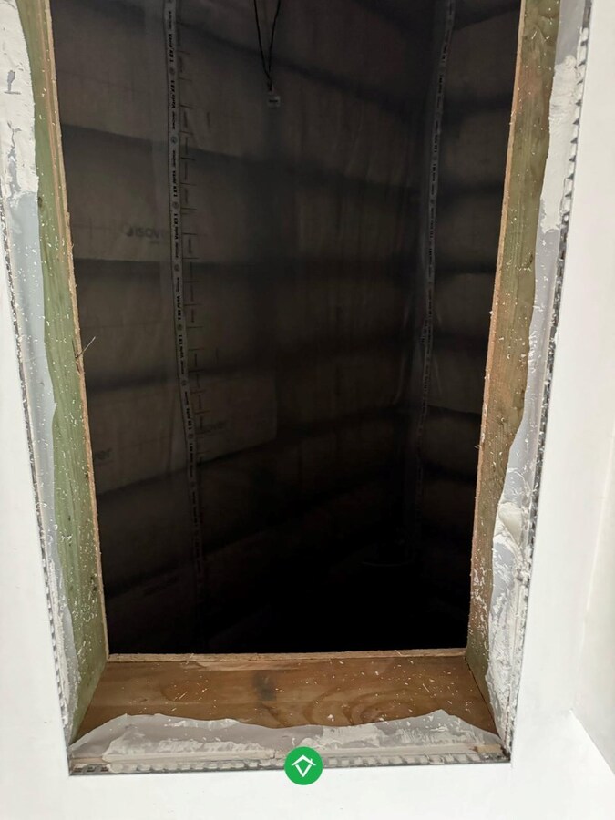 Halfopen nieuwbouwwoning met drie slaapkamers en carport in Moere 