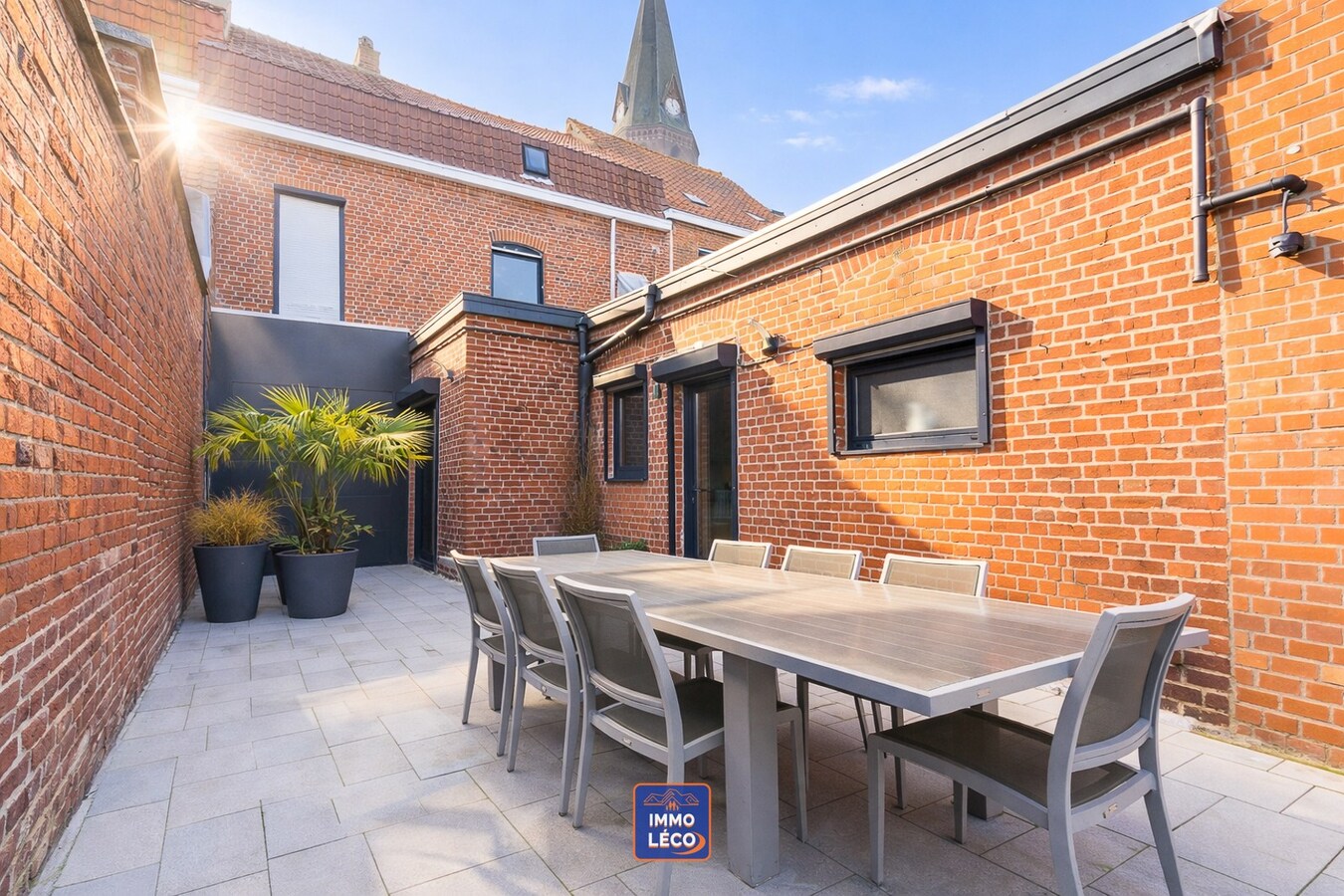 Magnifique double maison de Ville avec DOUBLE GARAGE et Jardin Aménagé 