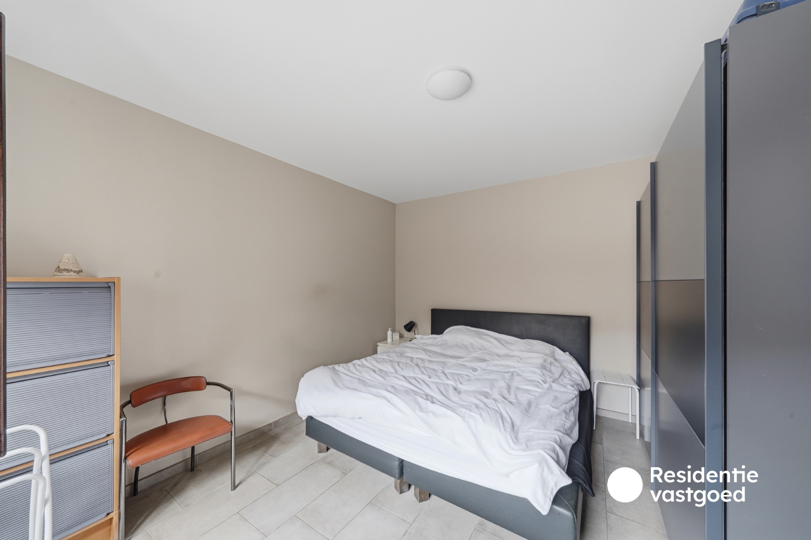Opbrengsteigendom met 3 appartementen, garage en zonnig terras 