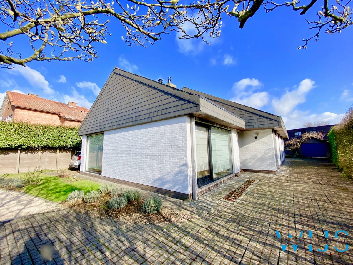 Instapklaar stijlvol woonhuis met leuke tuin te Assenede ! 