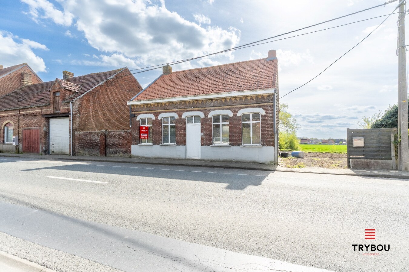 Te renoveren alleenstaande woning op een ruim perceel van 896m² in Houthulst 