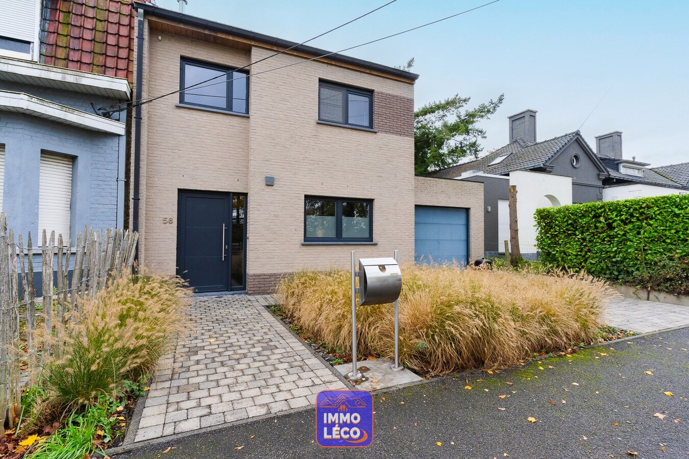 3 façades avec garage, parking et jardin, COUP DE COEUR ! 