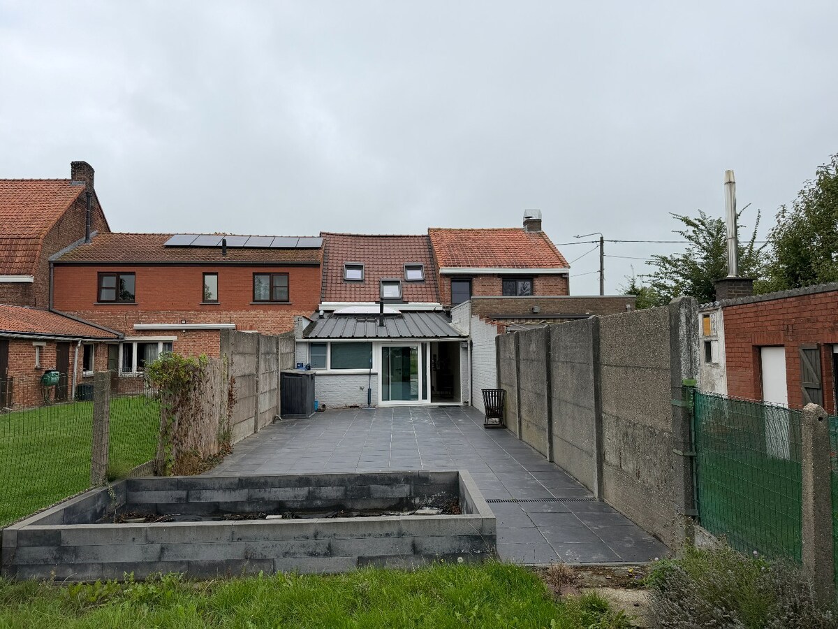 Te huur - woning met 3 slaapkamers te Merkem 