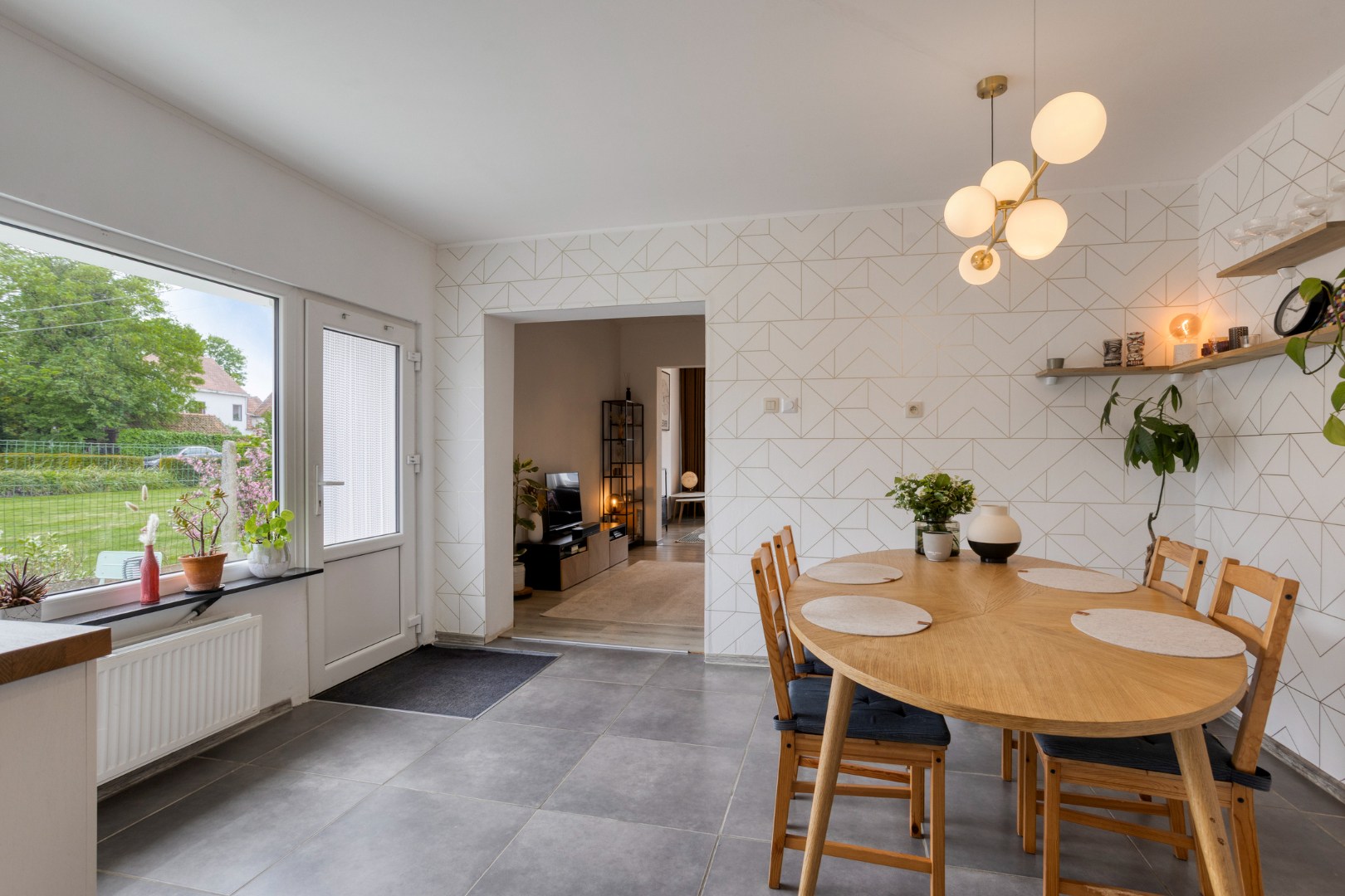 Zeer rustig gelegen half open bebouwing met 4 slaapkamers en ruime tuin in Pellenberg - EPC 162 kwh/m2 