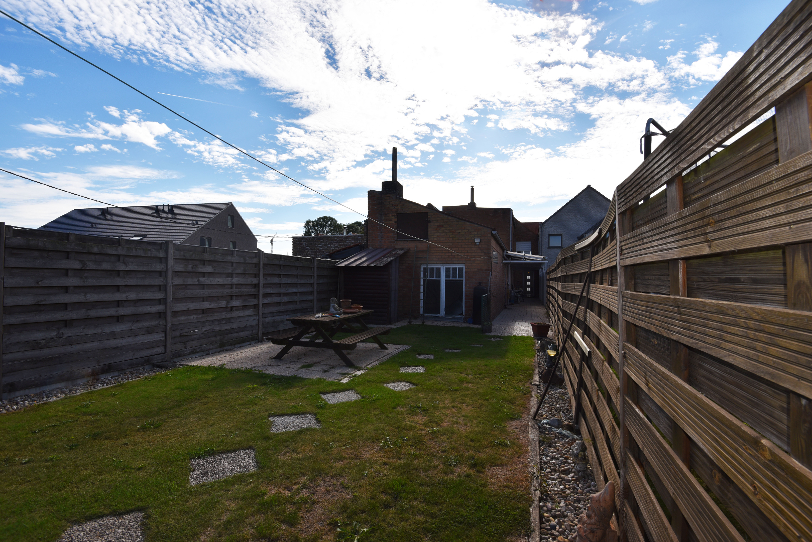 Op te frissen woning met 4 slpks en tuin  te Maldegem Kleit 