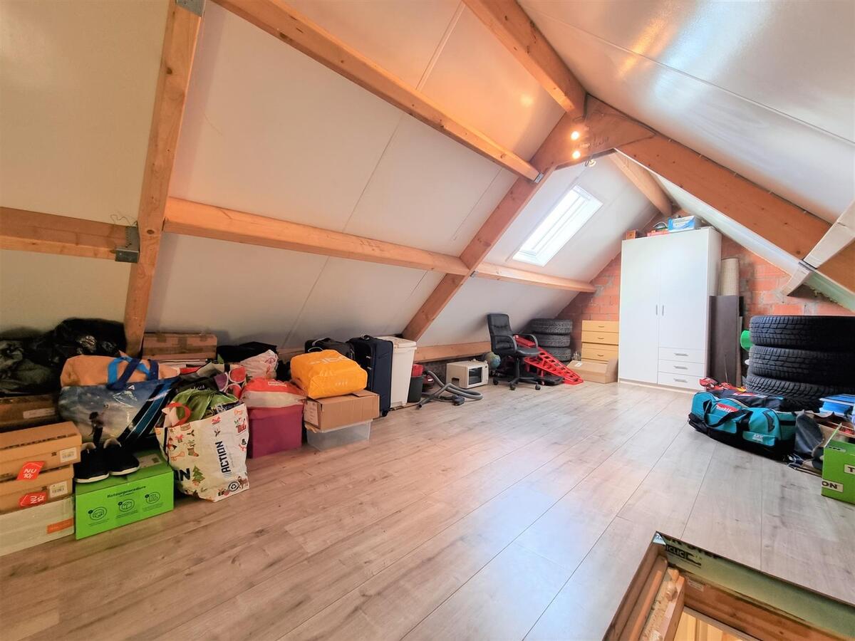 Volledig gerenoveerde, centraal gelegen woning - Heist 