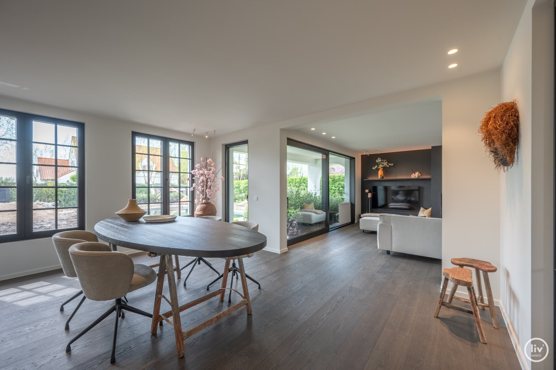 Belle villa individuelle, située au calme en bordure du Zoute, actuellement en rénovation. 