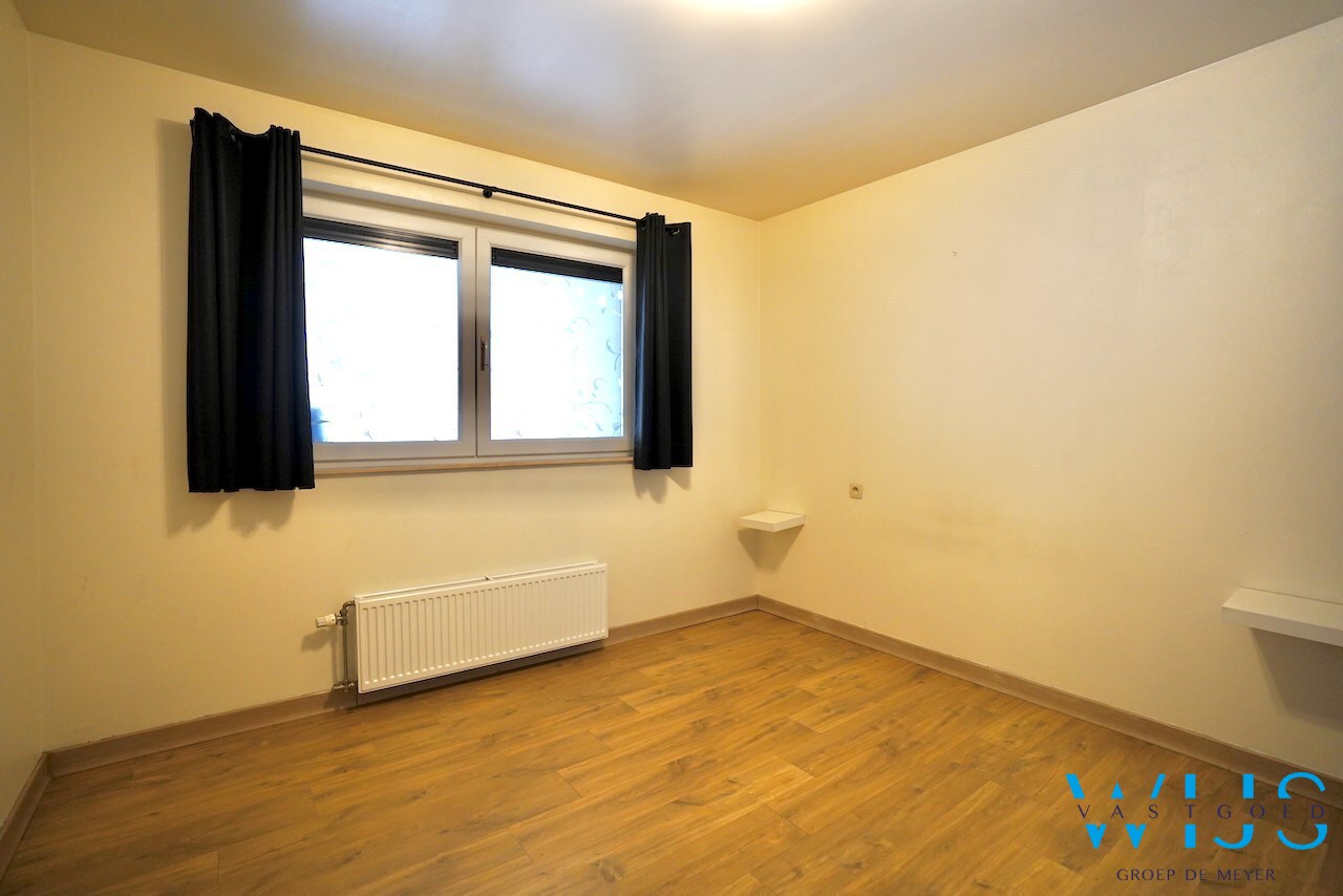 Prachtig ruim 1 slaapkamer appartement op het gelijkvloers met toffe tuin ! 