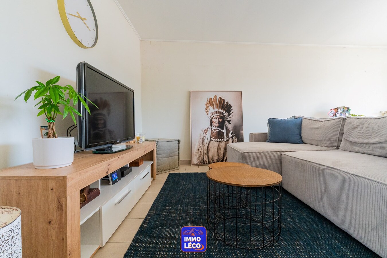 Appartement "Triplex" avec 3 garages, dans le centre du village de Luingne ! 