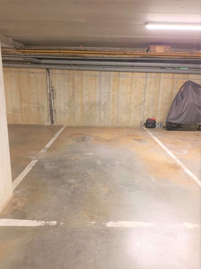 IN OPTIE - Gunstig gelegen appartement met 2 slaapkamers, gelegen in het centrum van Heusden-Zolder. 