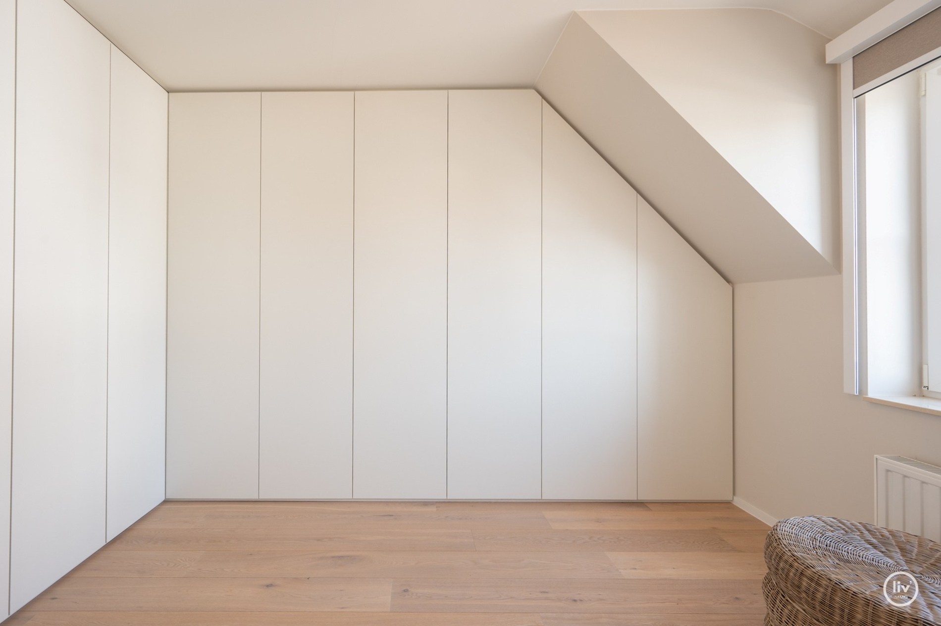 Prachtige halfopen woning met 5 slaapkamers en mooie tuin gelegen in Knokke. 