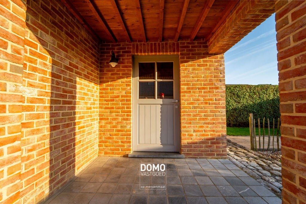 Wonen in alle rust: instapklare open bebouwing met ruime zonnige tuin te Stokrooie 