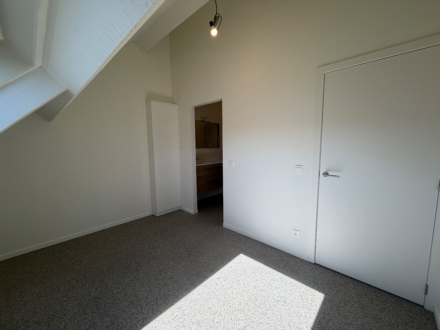 Prachtig gerenoveerd éénslaapkamer appartement te huur in centrum Geel! 