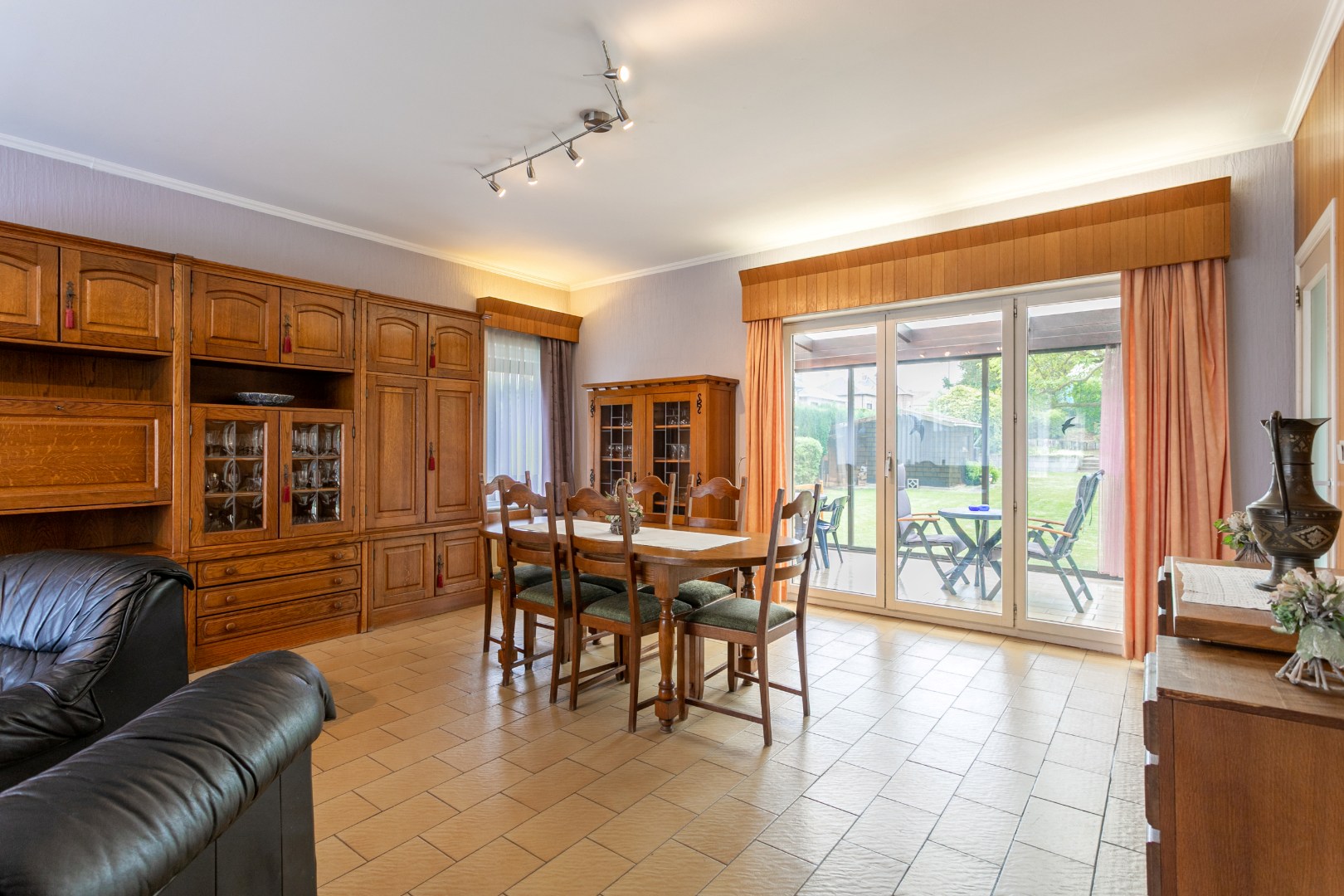 Goed gelegen 3-gevelwoning met 4 slpk 