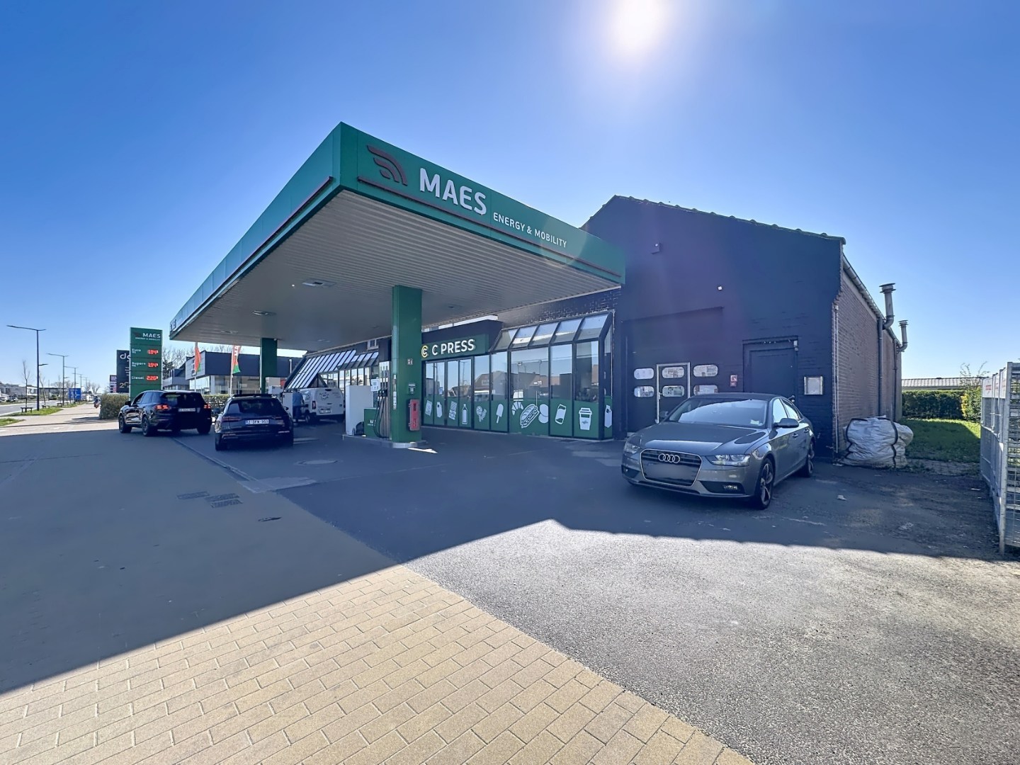 Uiterst gunstig gelegen commerciële ruimte 