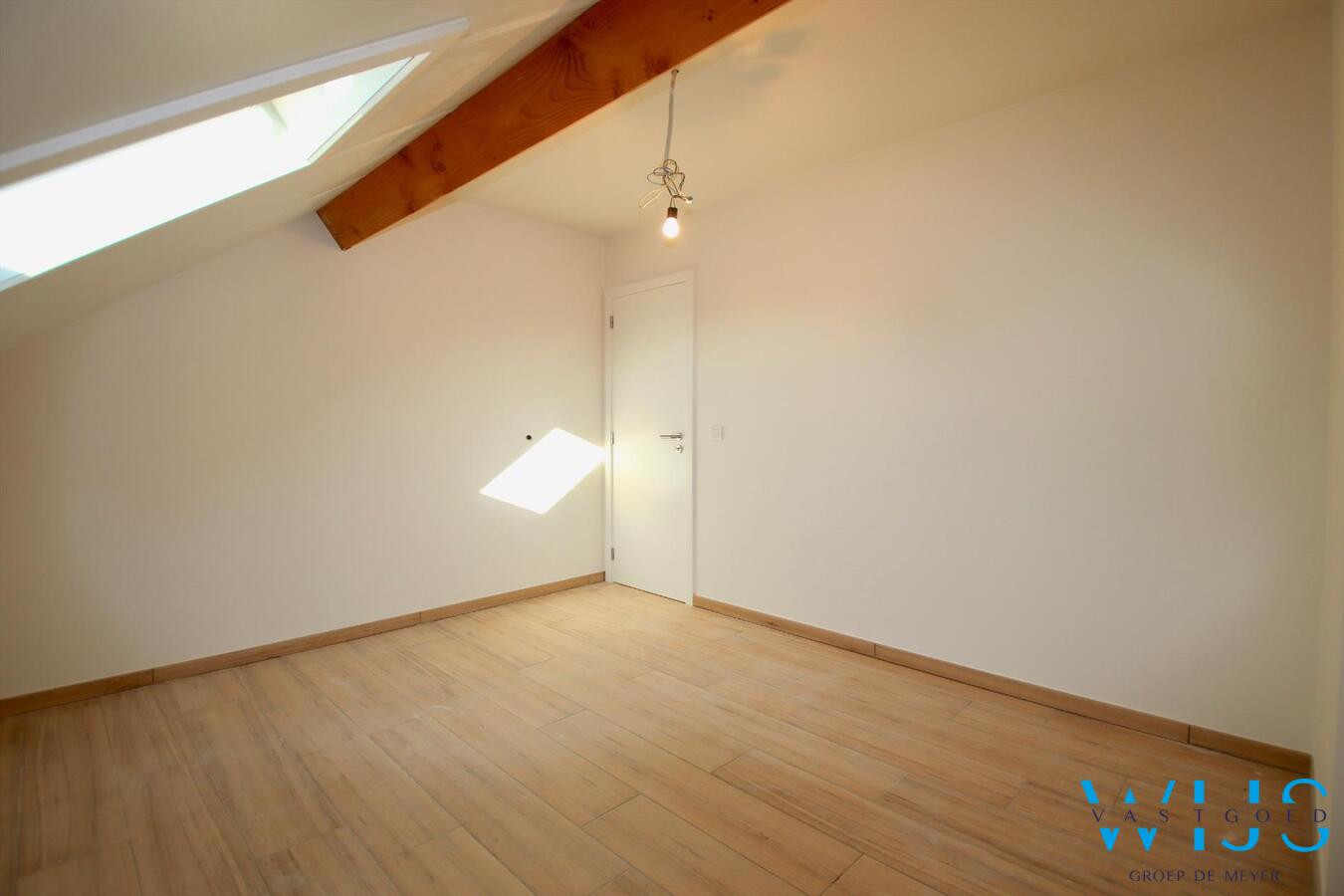 Duplexappartement met 4 slaapkamers &amp; zonneterras te Ertvelde! 