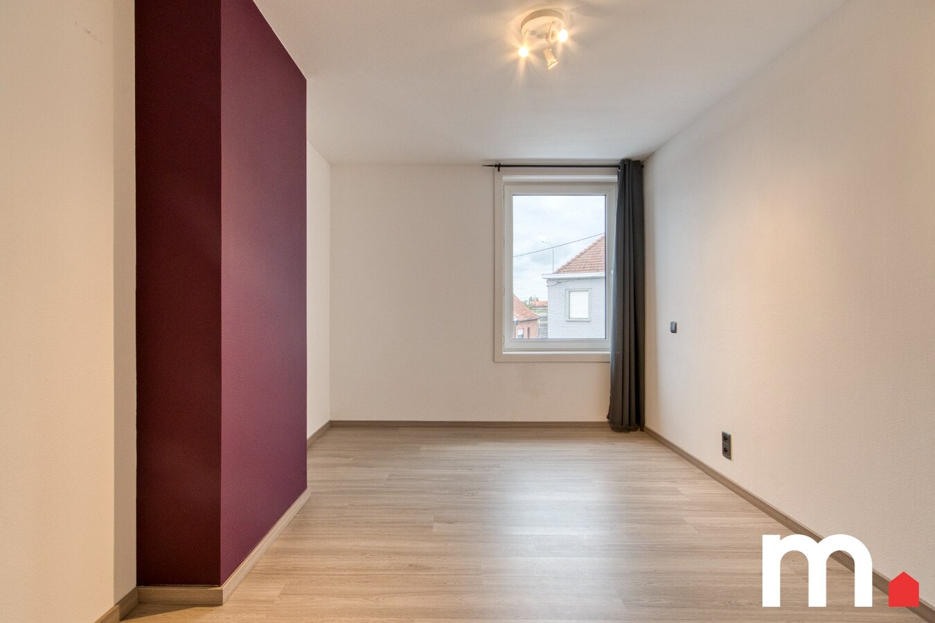 HOB met 4 slaapkamers en Zwembad en buitenbar op 963m² te Lendelede 