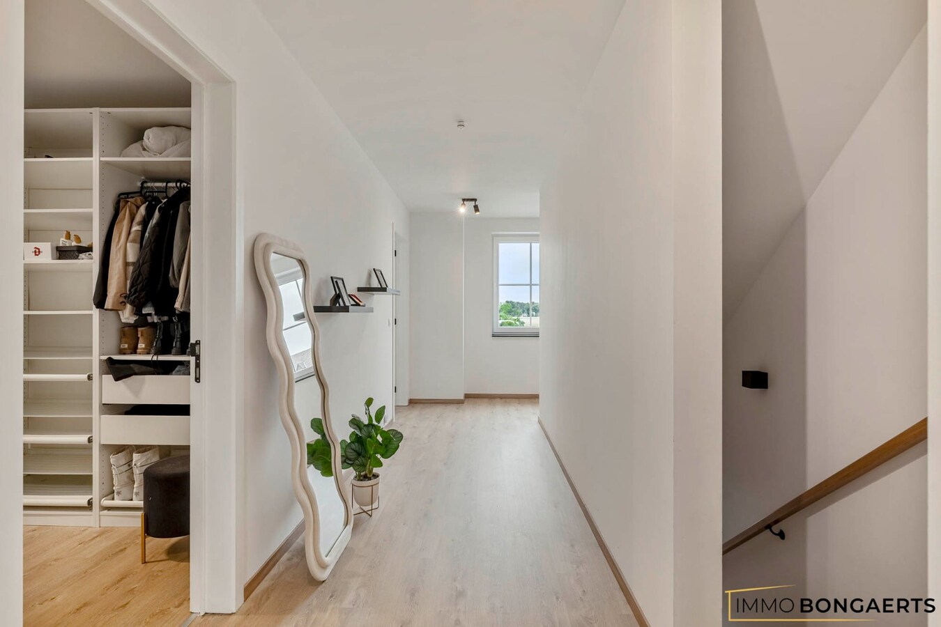 Recente gezinswoning met 3 slaapkamers 