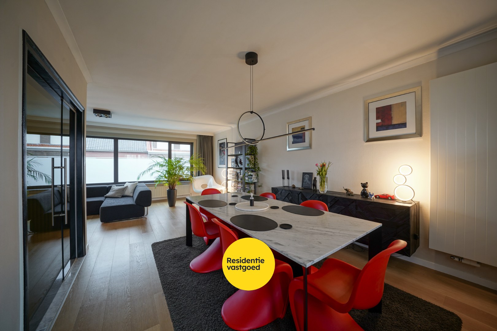 Ruime bel-étage woning met tuin en garage op rustige ligging te Bredene 