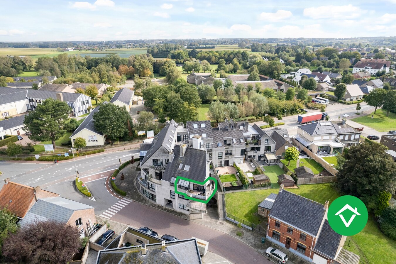 Instapklaar appartement met 3 slaapkamers en garage 