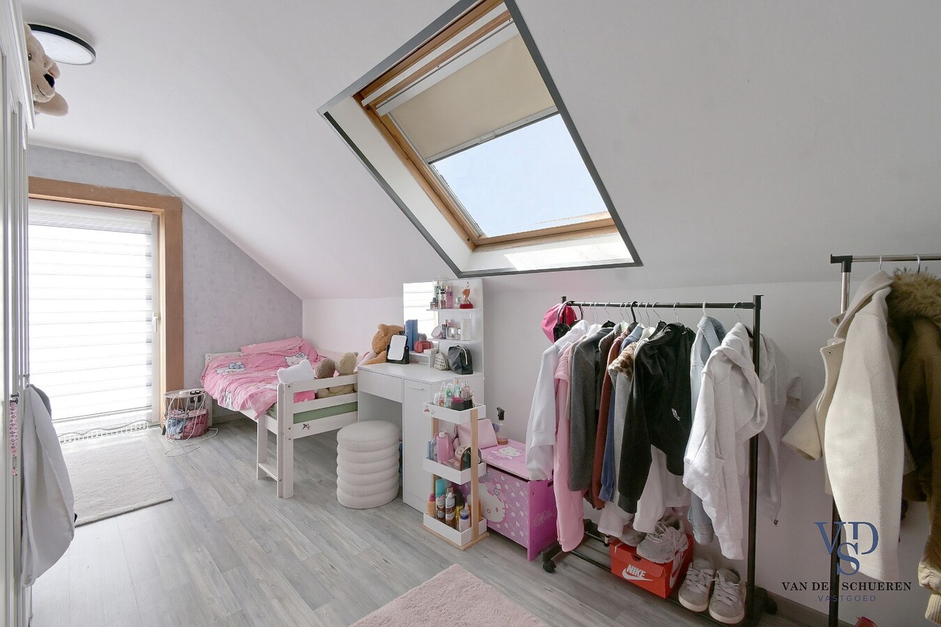 Tijdloze villa in residentiële wijk te Nazareth. 