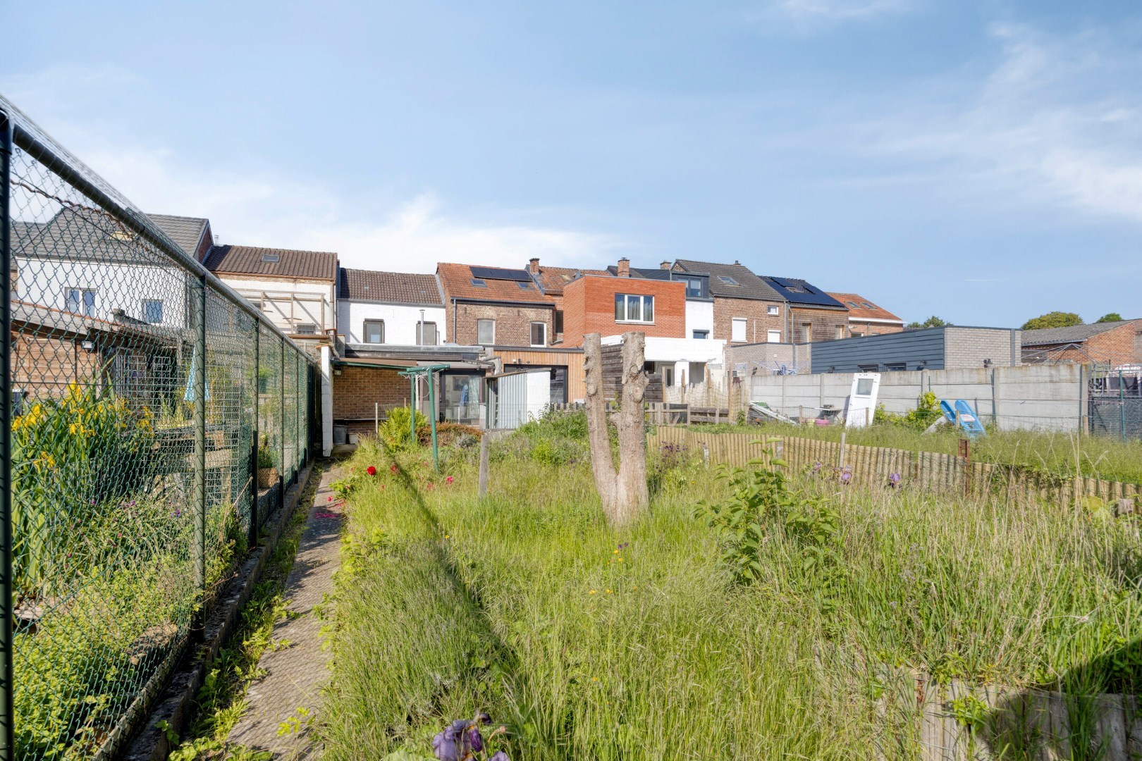 tuin en zicht op achtergevel