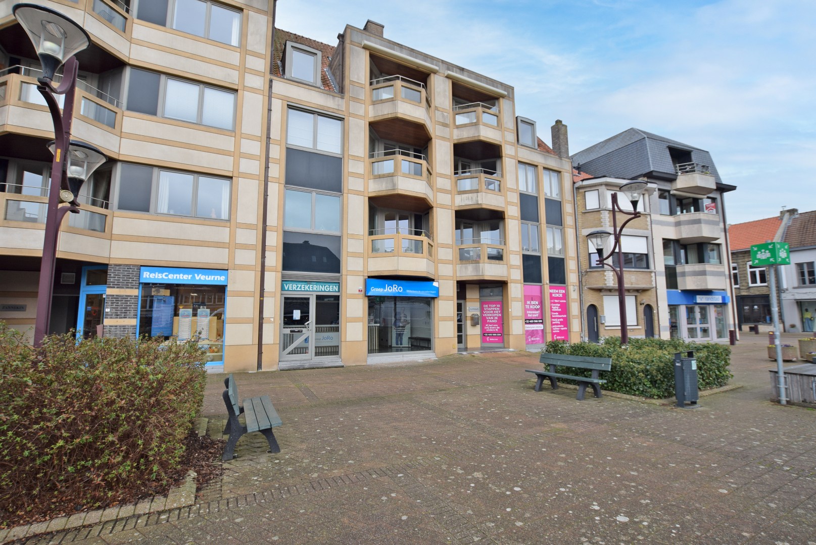 Instapklaar lichtrijk dakappartement in hartje Veurne (61m²) 
