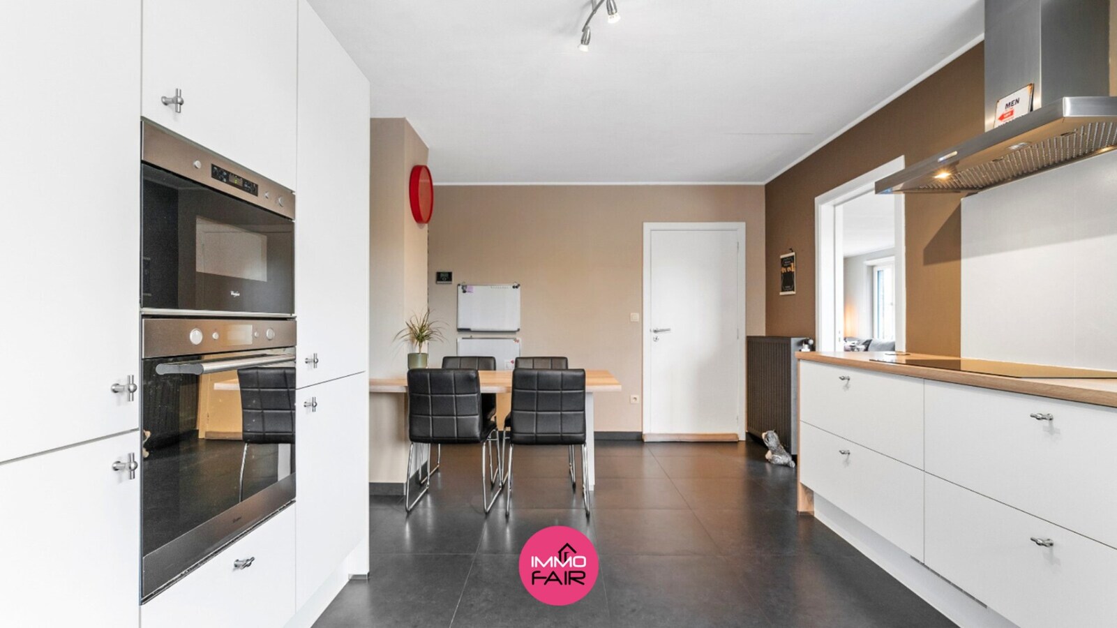 Ruime, instapklare gezinswoning op slechts een kwartiertje van Maastricht! 