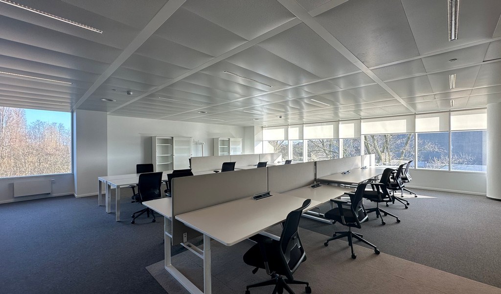 Gemeubelde kantoren met dienstverlening in AA Tower in Gent