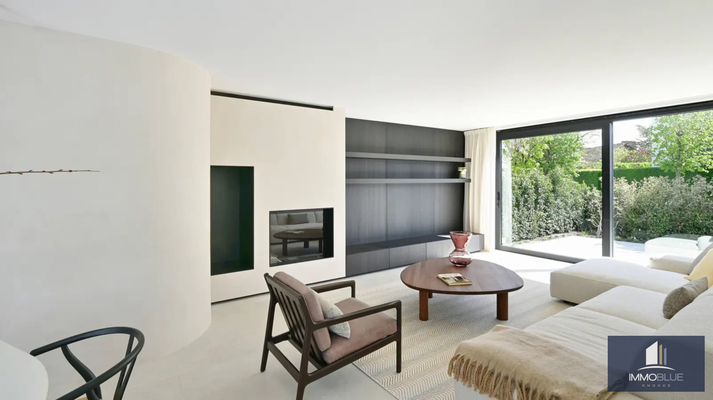 Nieuwbouw koppelvilla dichtbij het centrum van Knokke en op wandelafstand van het strand. 