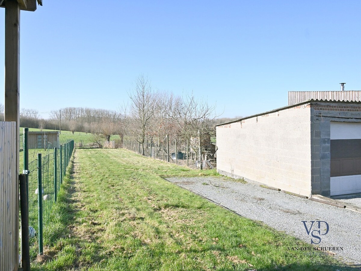 Half Open Bebouwing, met afzonderlijke tuin. 