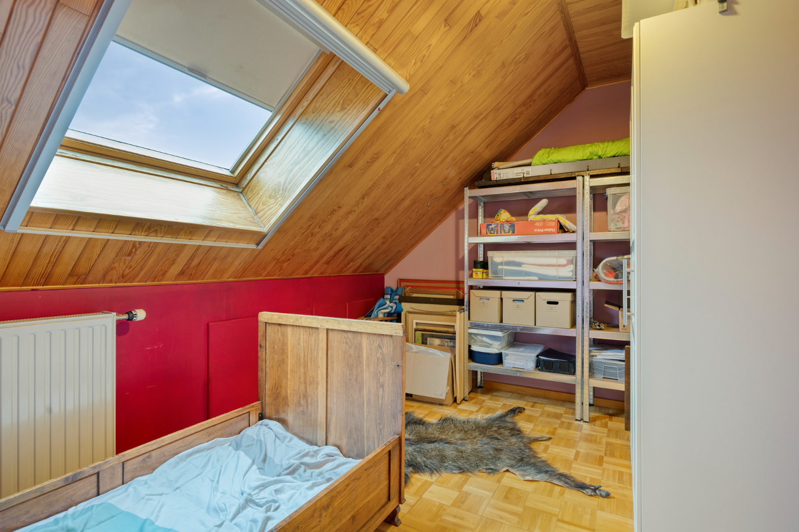 Halfopen bebouwing met 4 slaapkamers en bureau, ruime garage, kelder en zolder in Holsbeek! - EPC 161 kWh/m² - bewoonbare opp. 288 m² 