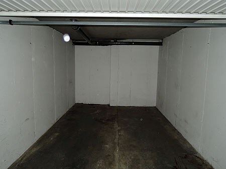 Verhuurd garage - Paal