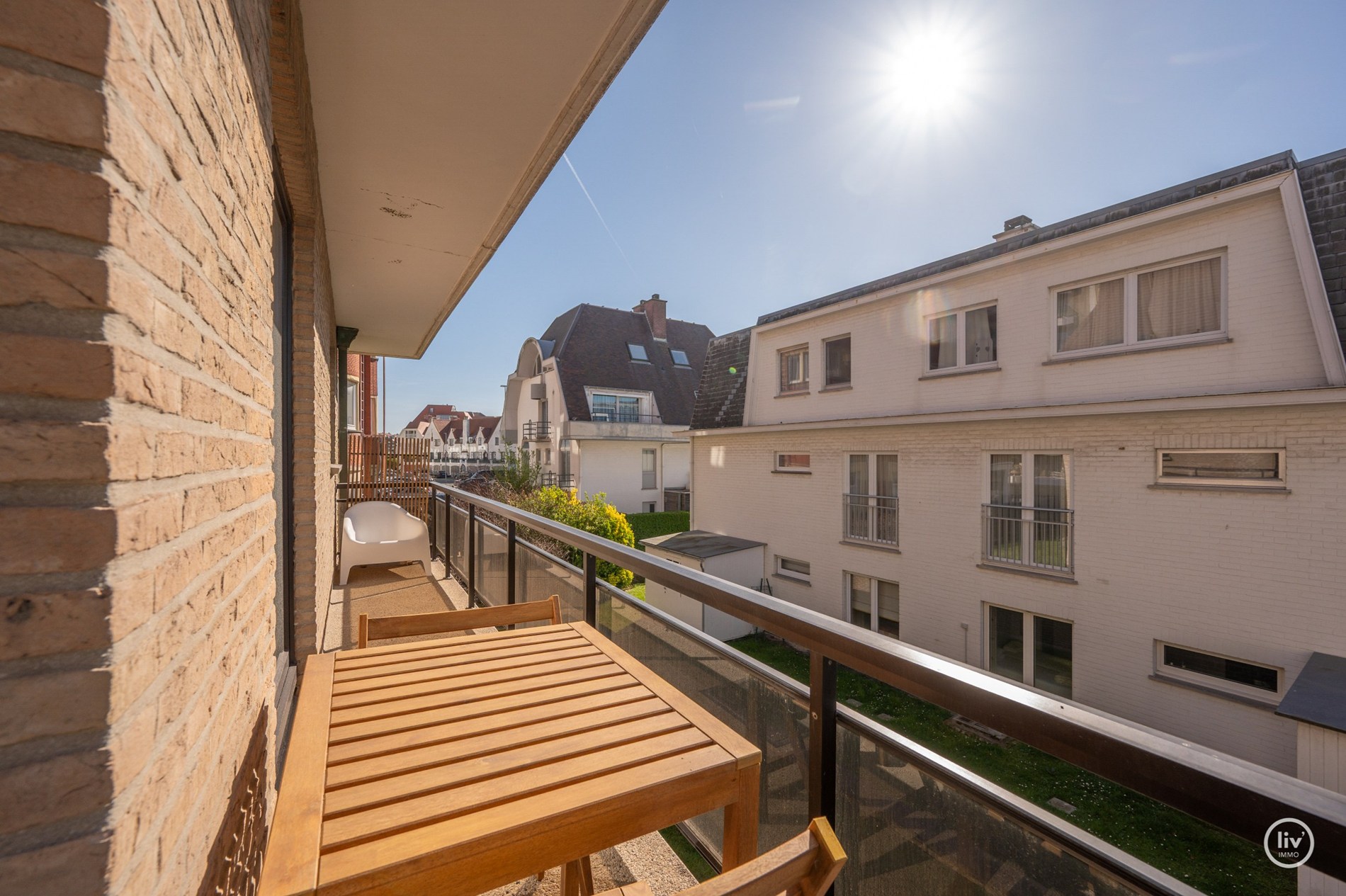 Stijlvol gerenoveerd appartement met 3 slaapkamers op toplocatie in Duinbergen – op slechts 100 meter van de Zeedijk! 