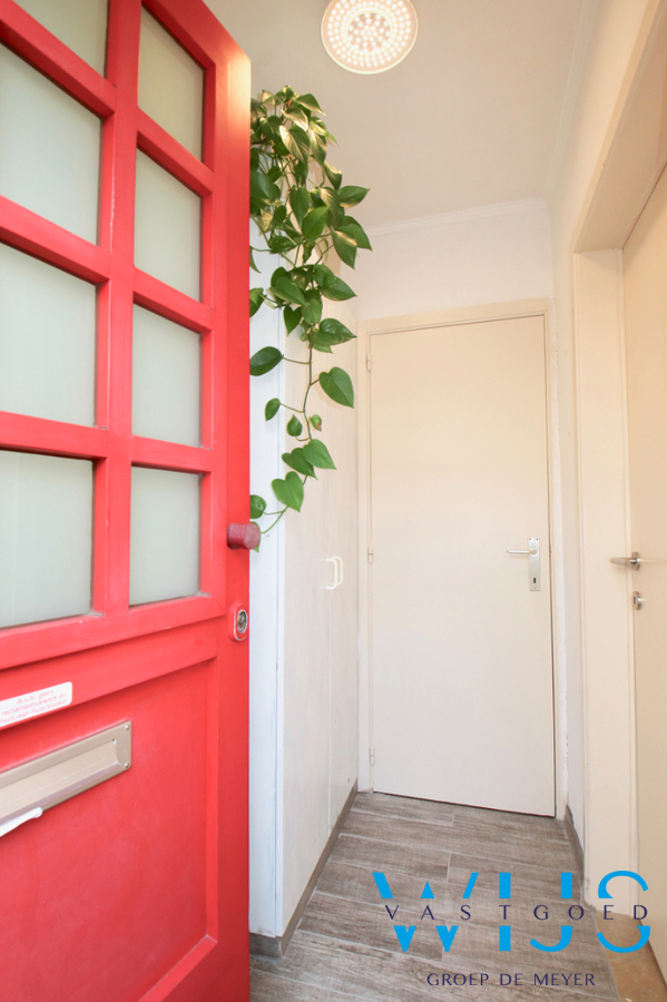 Toffe instapklare woning in hartje Eeklo ! 