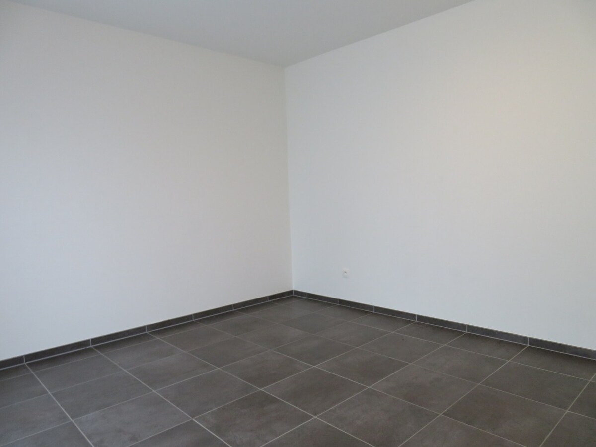 Recent appartement landelijk gelegen op de 1ste en 2de verdieping te Dilsen-Stokkem! 